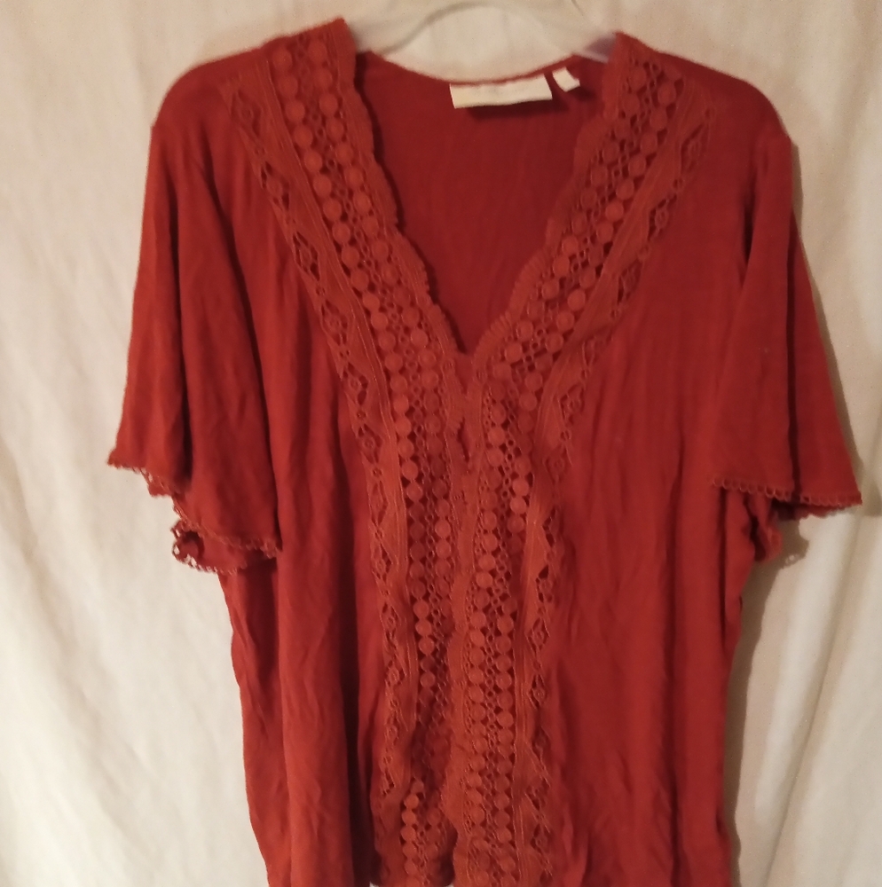 (N) La Bellum Hillary Scott V Neck Short Sleeve Lace Blouse 1X Red